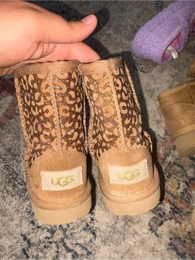 UGG Girls' Leopard Print Mini Boot in Chestnut and Tan
